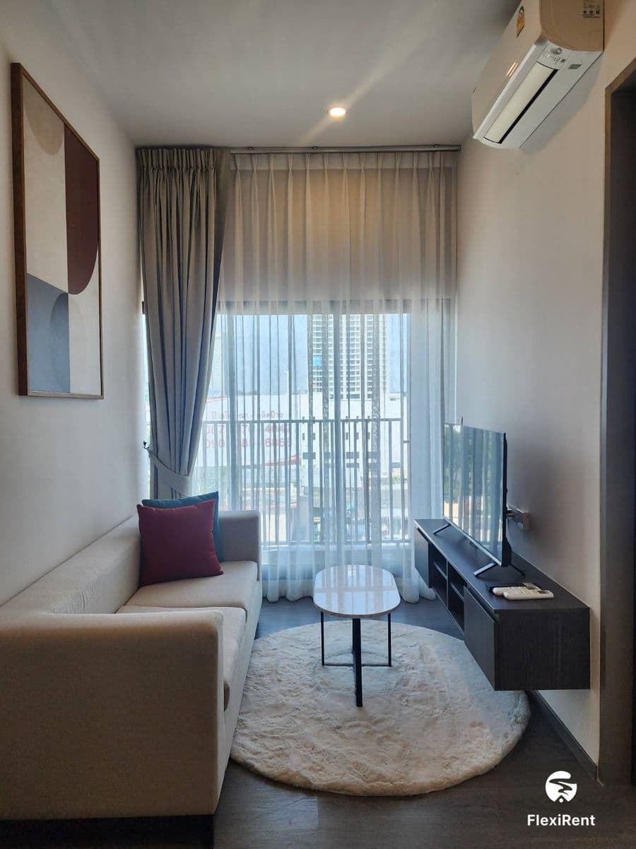 Hampton Sriracha + Include Service photo #7