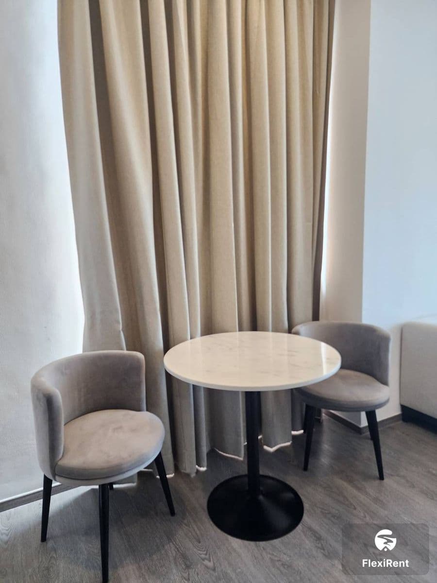 Hampton Sriracha Image 5