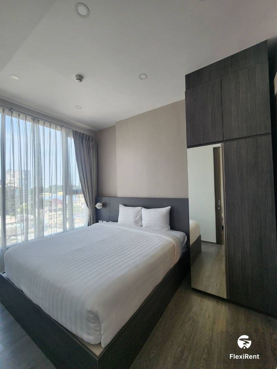 Hampton Sriracha photo #9