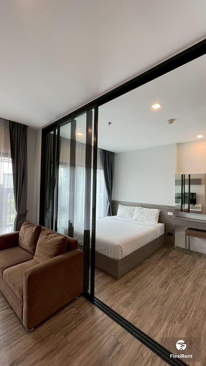 Knightsbridge The Ocean Sriracha + Include Service Image 1