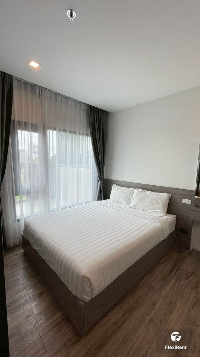 Knightsbridge The Ocean Sriracha Image 4