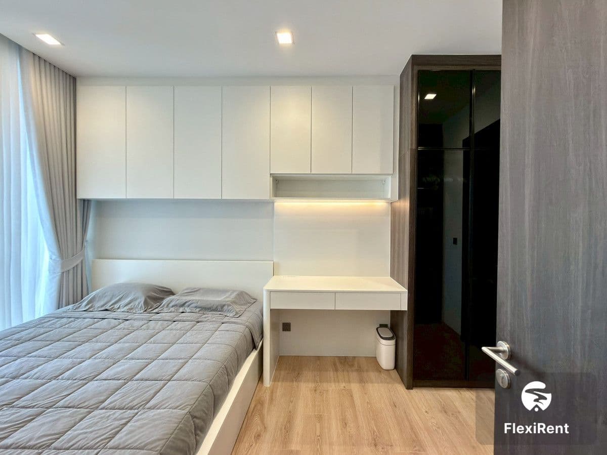 Noble Around Ari Image 1