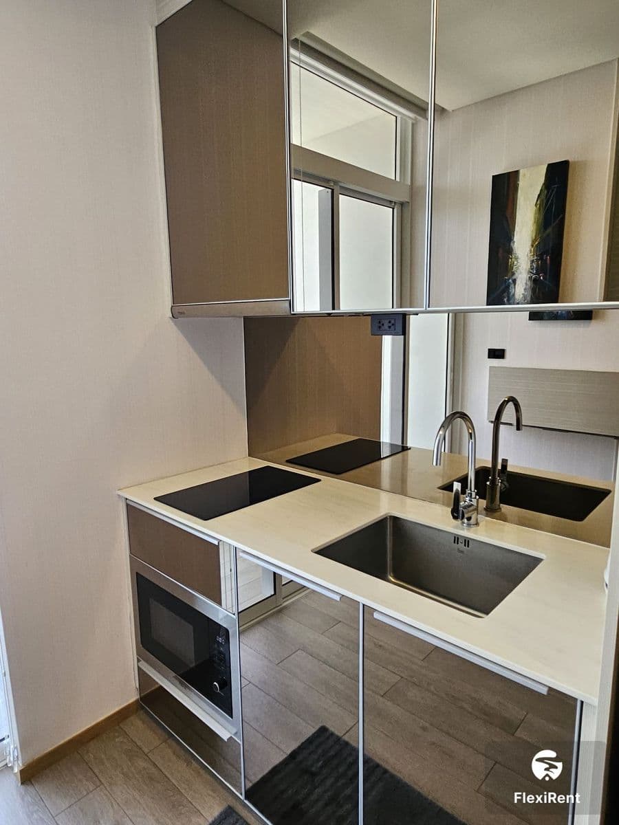 Siamese Exclusive Sukhumvit 42 Image 3