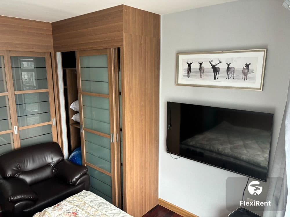 Circle Condominium photo #10