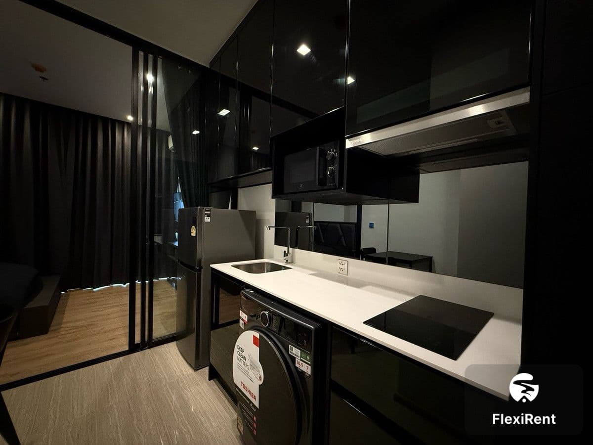 Noble Around Ari Image 3