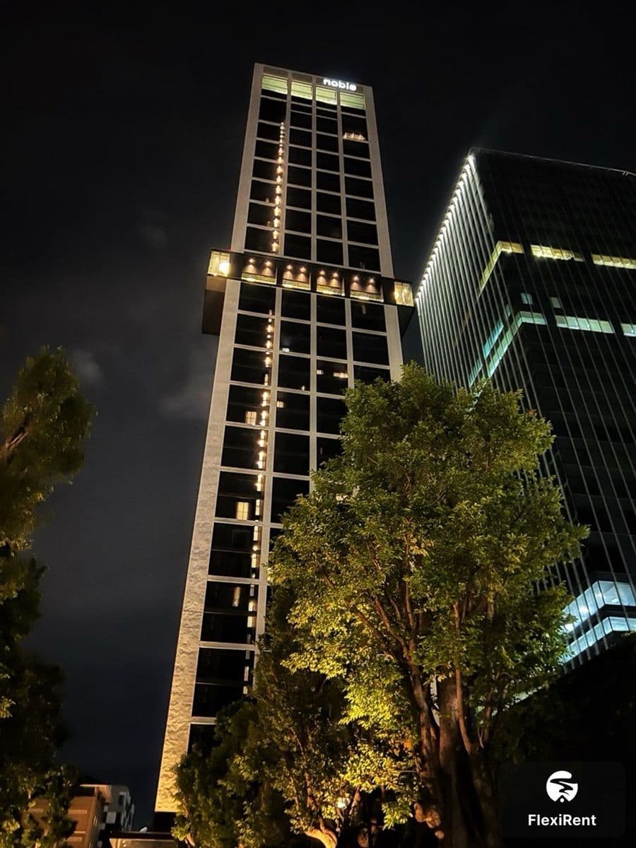 Noble Around Ari photo #15