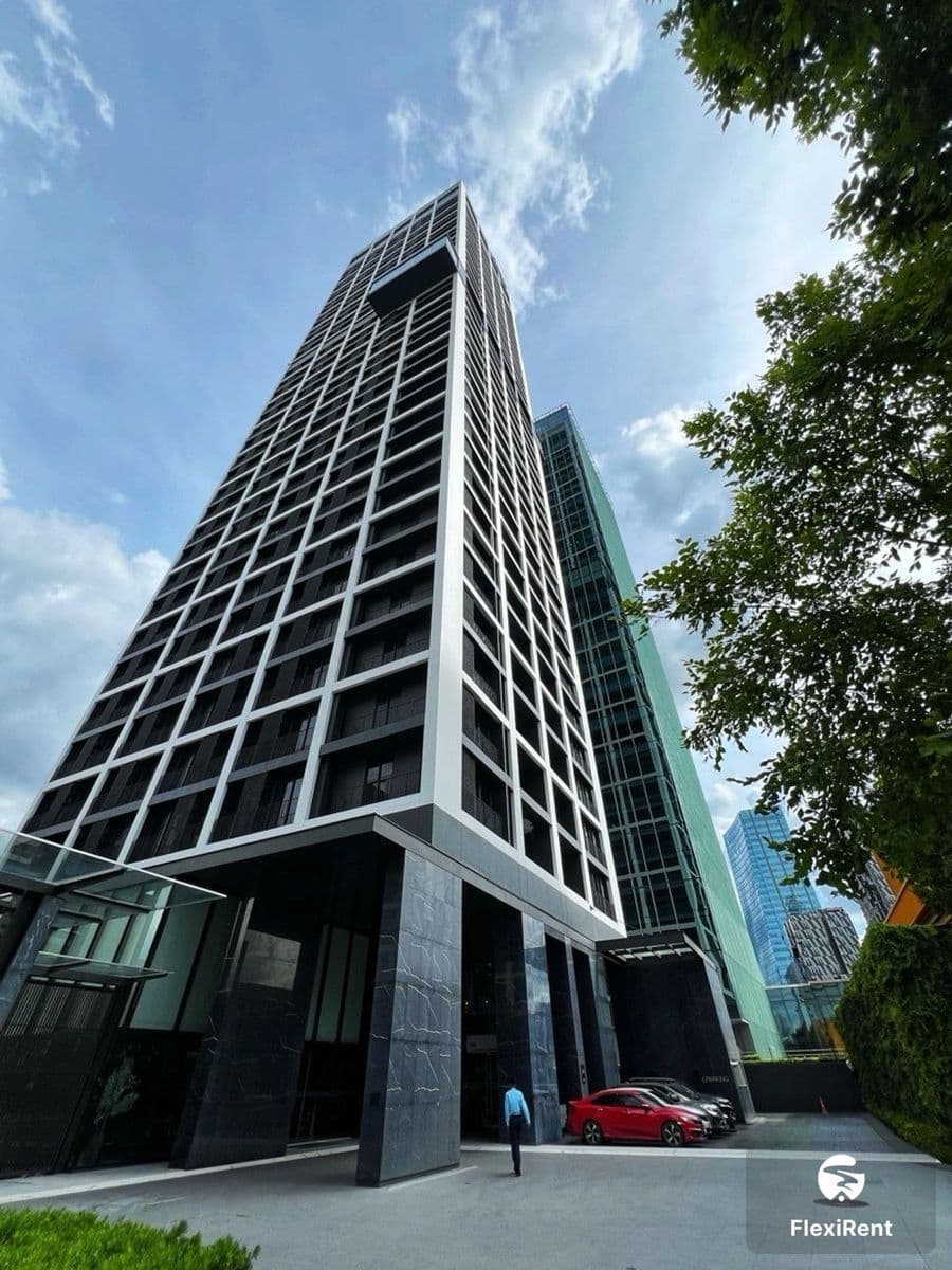 Noble Around Ari photo #18