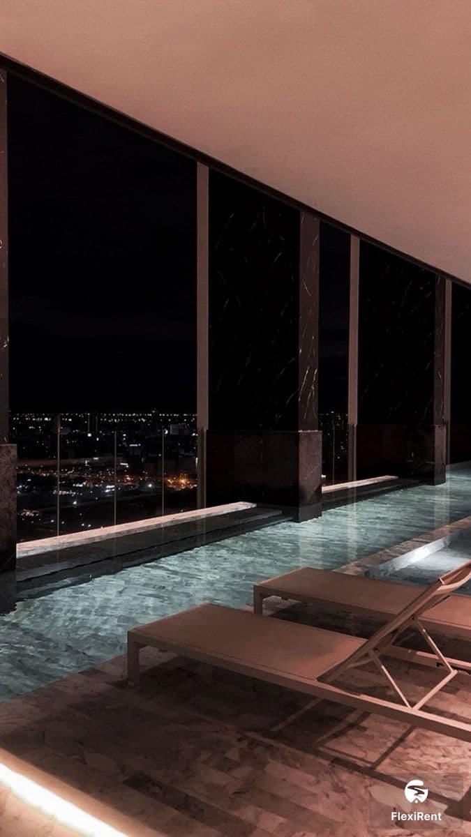 Noble Around Ari photo #22