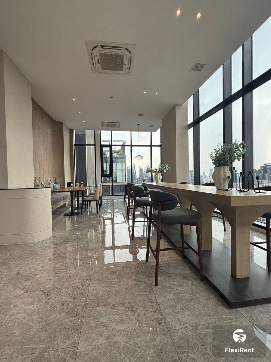 Noble Nue District R9 photo #13