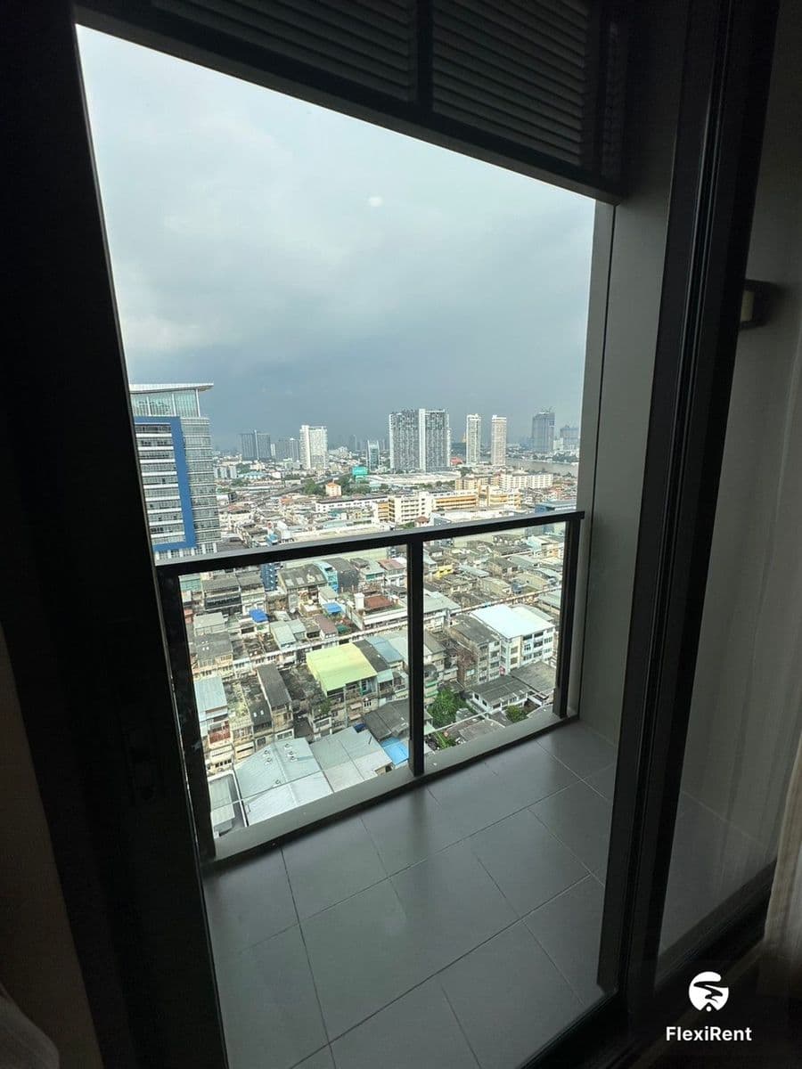 Urbano Rajavithi photo #10