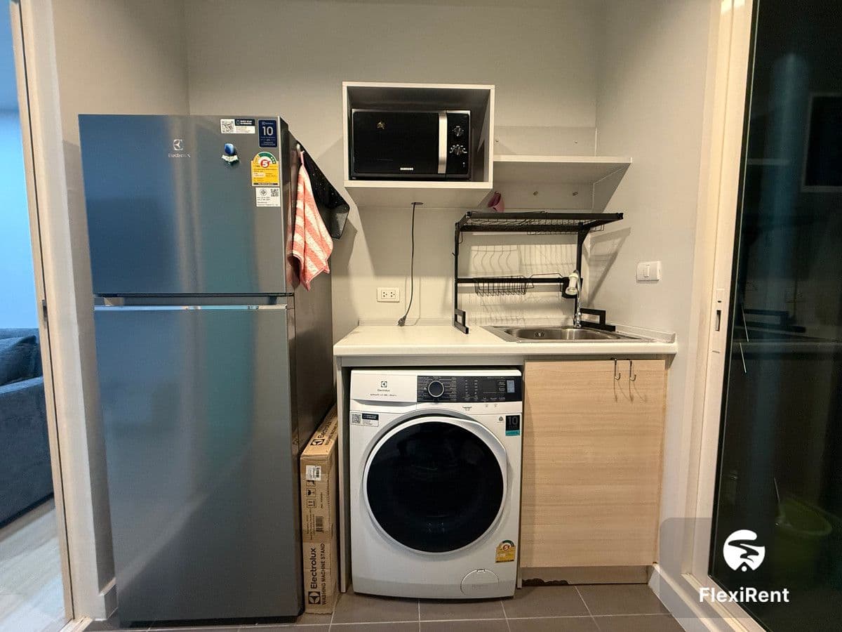 Metro Sky Wutthakat photo #6