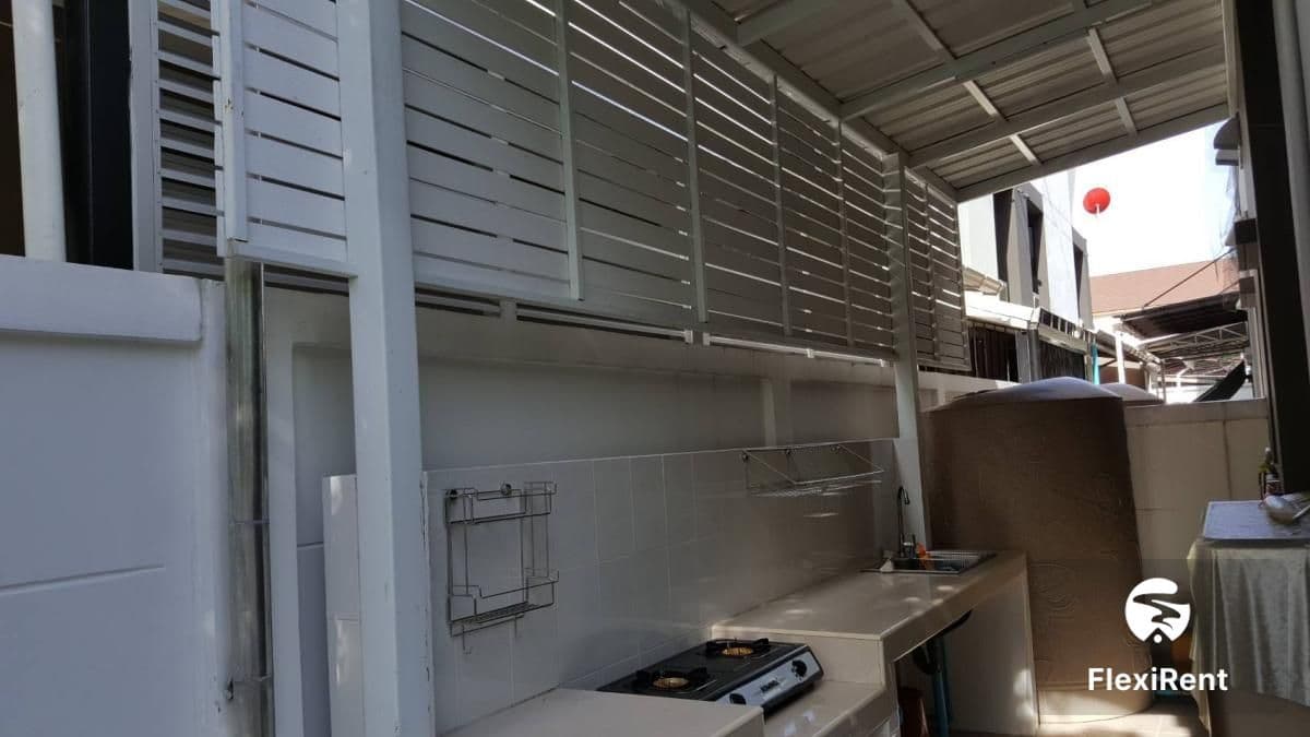 ฟลอร่า วงศ์สว่าง (Flora Wongsawang) รูปที่ 5