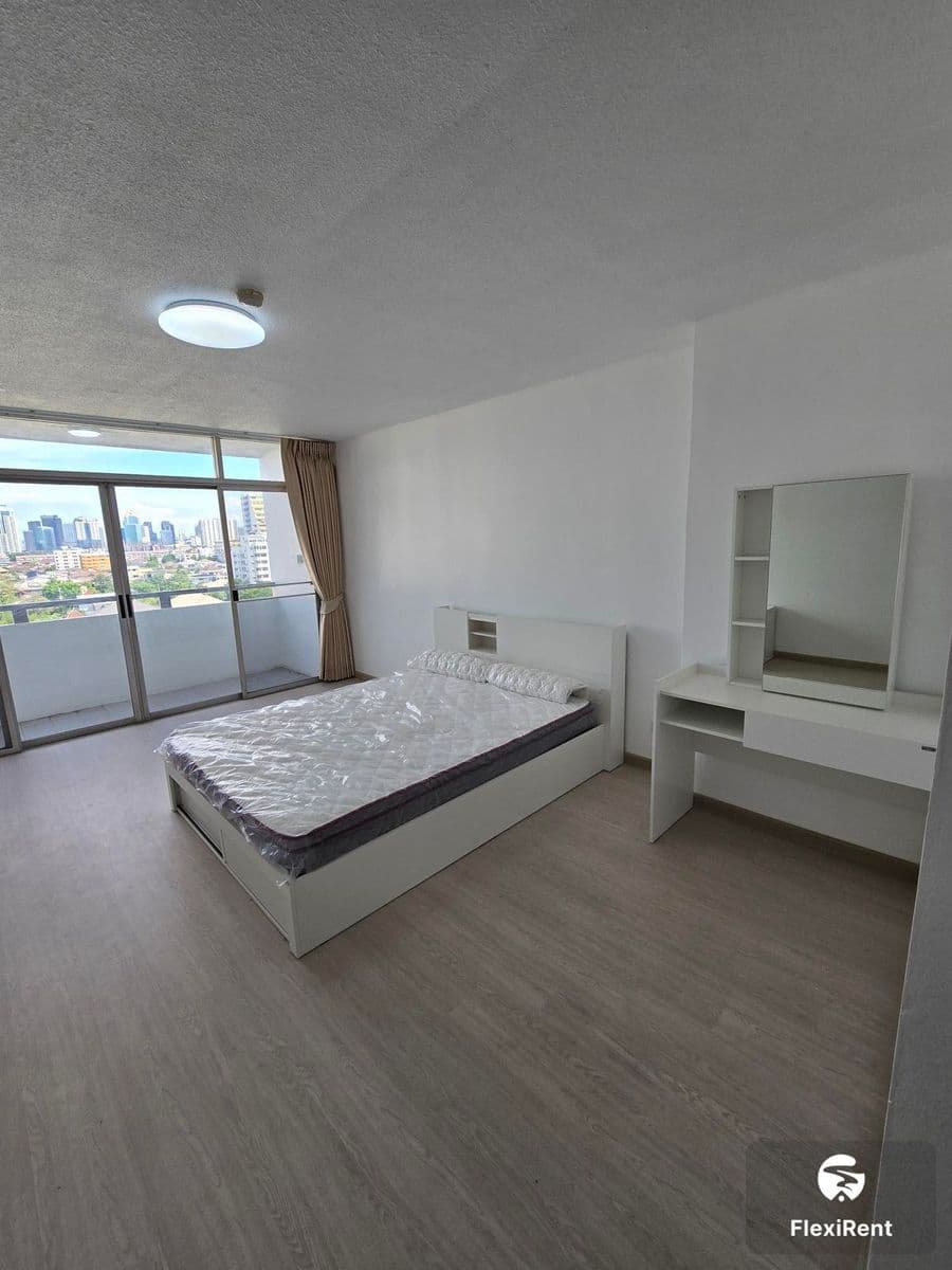 Benjasri Vibhavadi Image 2