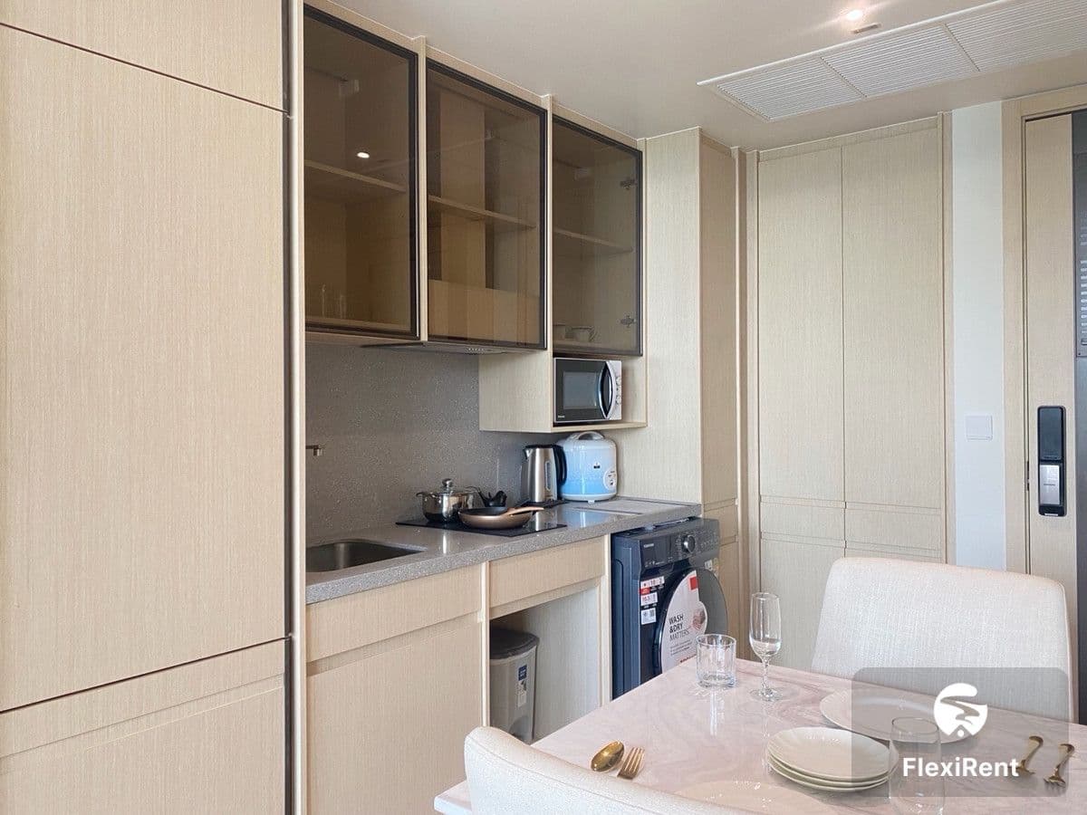 อารมณ์ วงศ์อมาตย์ (AROM WONGAMAT) รูปที่ 13