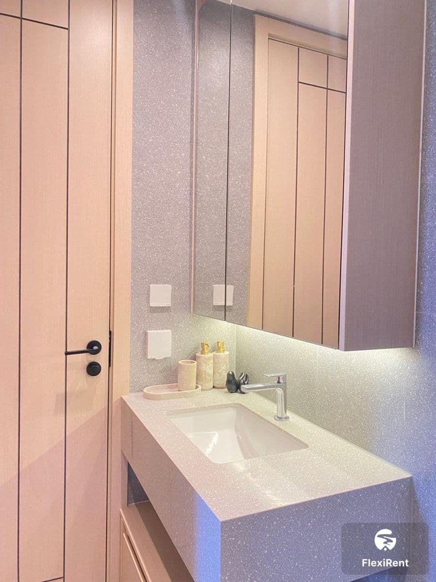 อารมณ์ วงศ์อมาตย์ (AROM WONGAMAT) รูปที่ 23