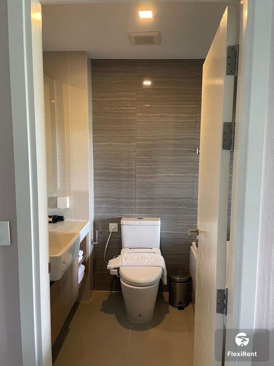 KnightsBridge The Ocean Sriracha photo #6