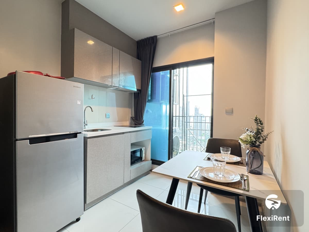 Life Asoke - Rama 9 photo #26