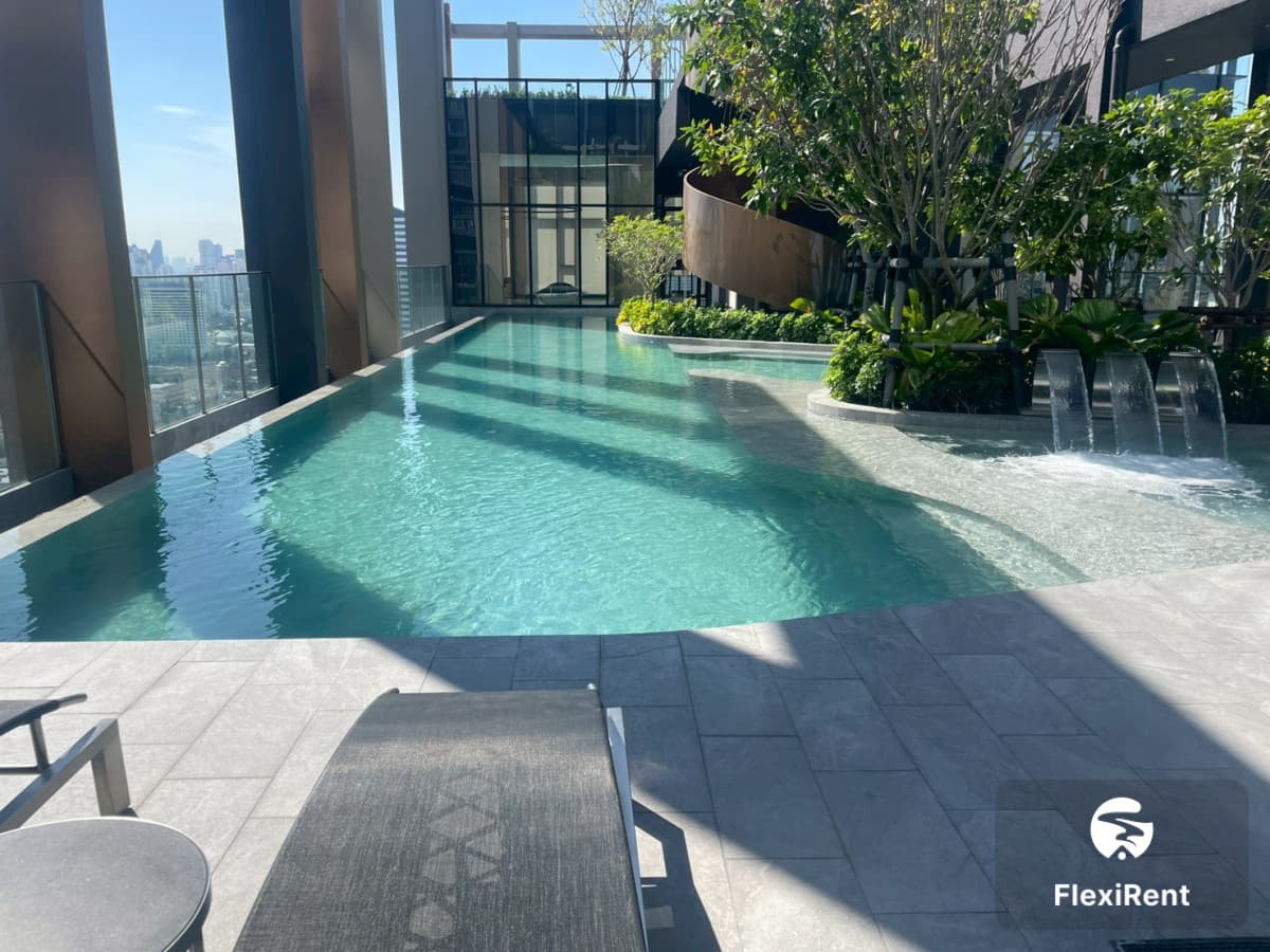 Noble Nue District R9 photo #15