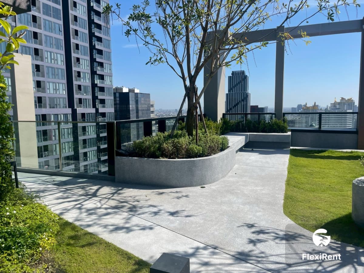 Noble Nue District R9 photo #18