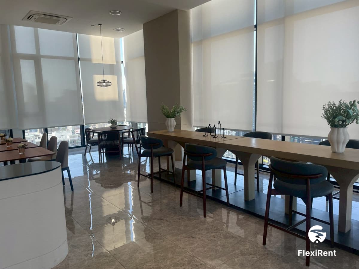 Noble Nue District R9 photo #20