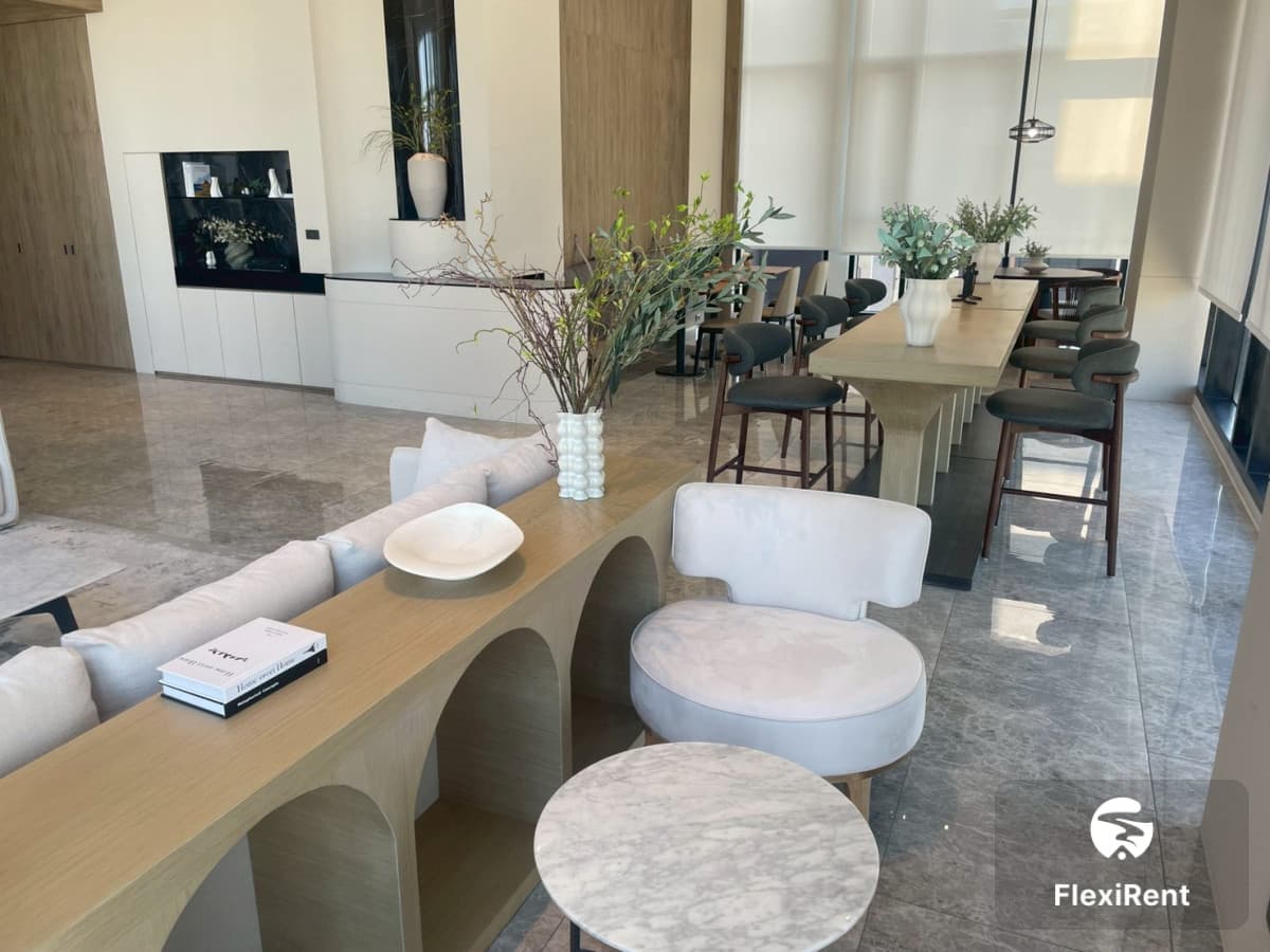 Noble Nue District R9 photo #24