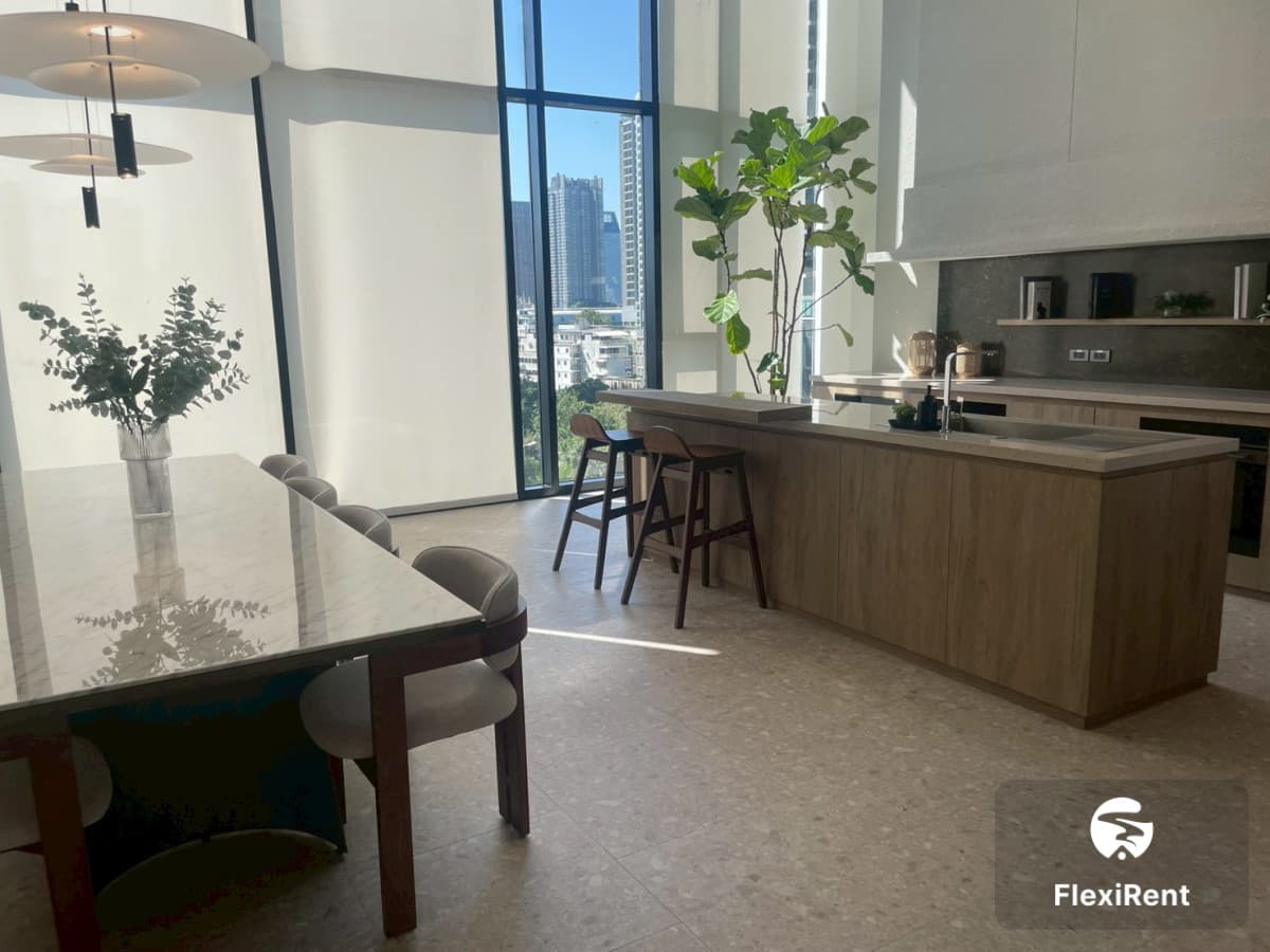 Noble Nue District R9 photo #36