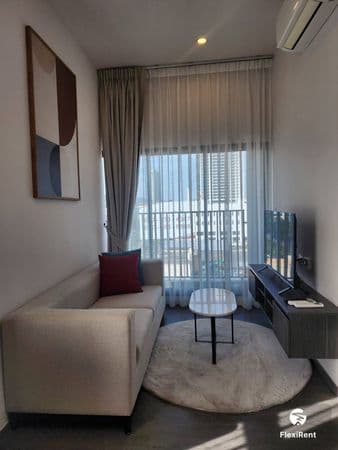 Hampton Sriracha + Include Service Image 2