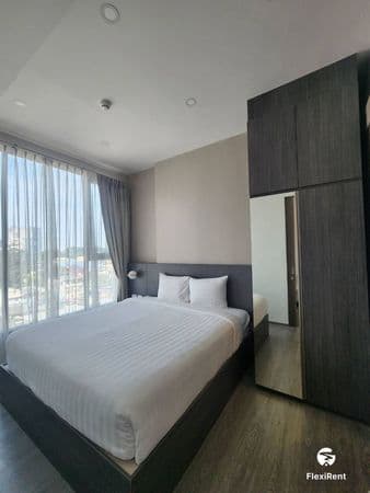 Hampton Sriracha + Include Service Image 5