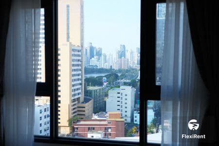 Life Rama 4 - Asoke Image 4