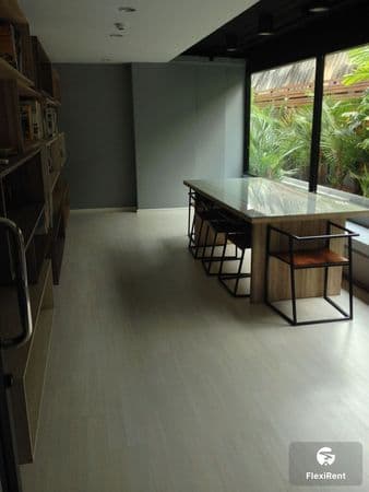 เดอะ คอนเน็กซ์ชั่น (The Connexion) รูปที่ 4