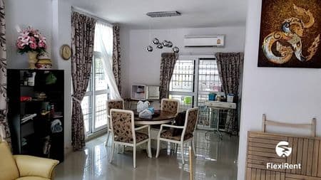 ฟลอร่า วงศ์สว่าง (Flora Wongsawang) รูปที่ 4