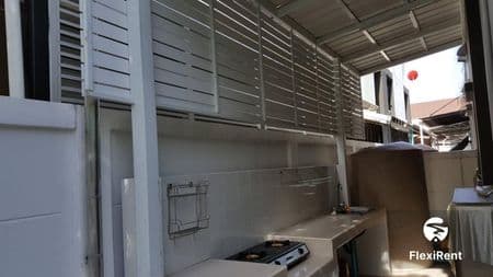 ฟลอร่า วงศ์สว่าง (Flora Wongsawang) รูปที่ 5