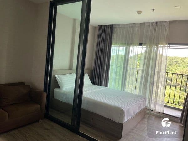 KnightsBridge The Ocean Sriracha Image 2