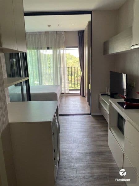 KnightsBridge The Ocean Sriracha Image 4