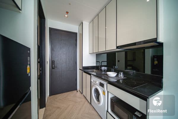 Chapter Charoennakhon - Riverside Image 2