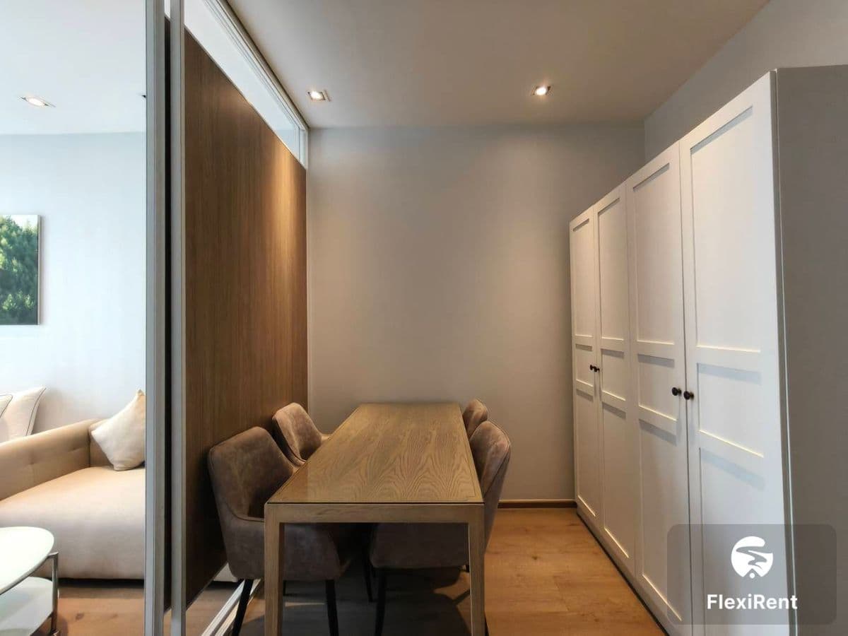 Park Origin Phrom Phong HNM photo #6