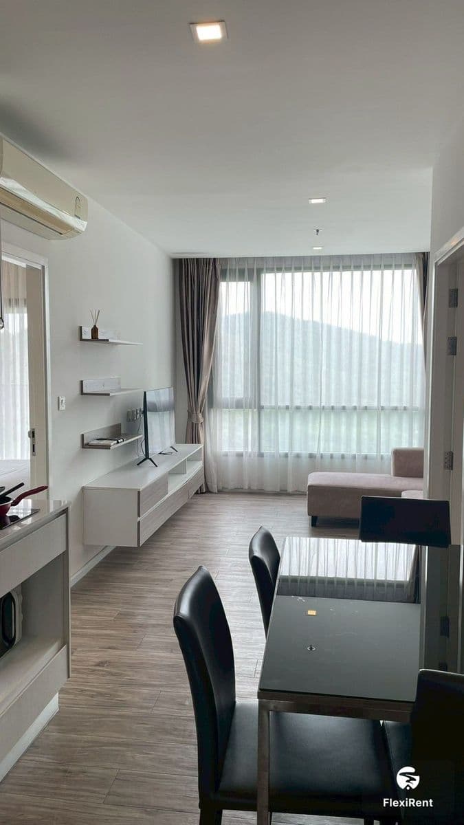 Knightsbridge The Ocean Sriracha photo #6