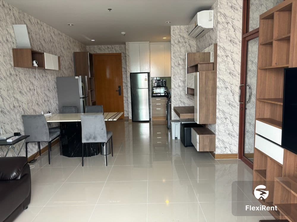 Circle Condominium photo #6