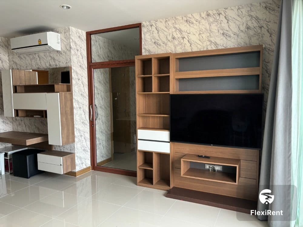 Circle Condominium photo #7