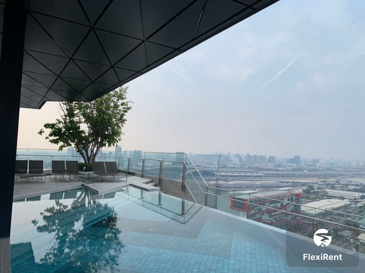 IDEO Phahol - Jatujak photo #9