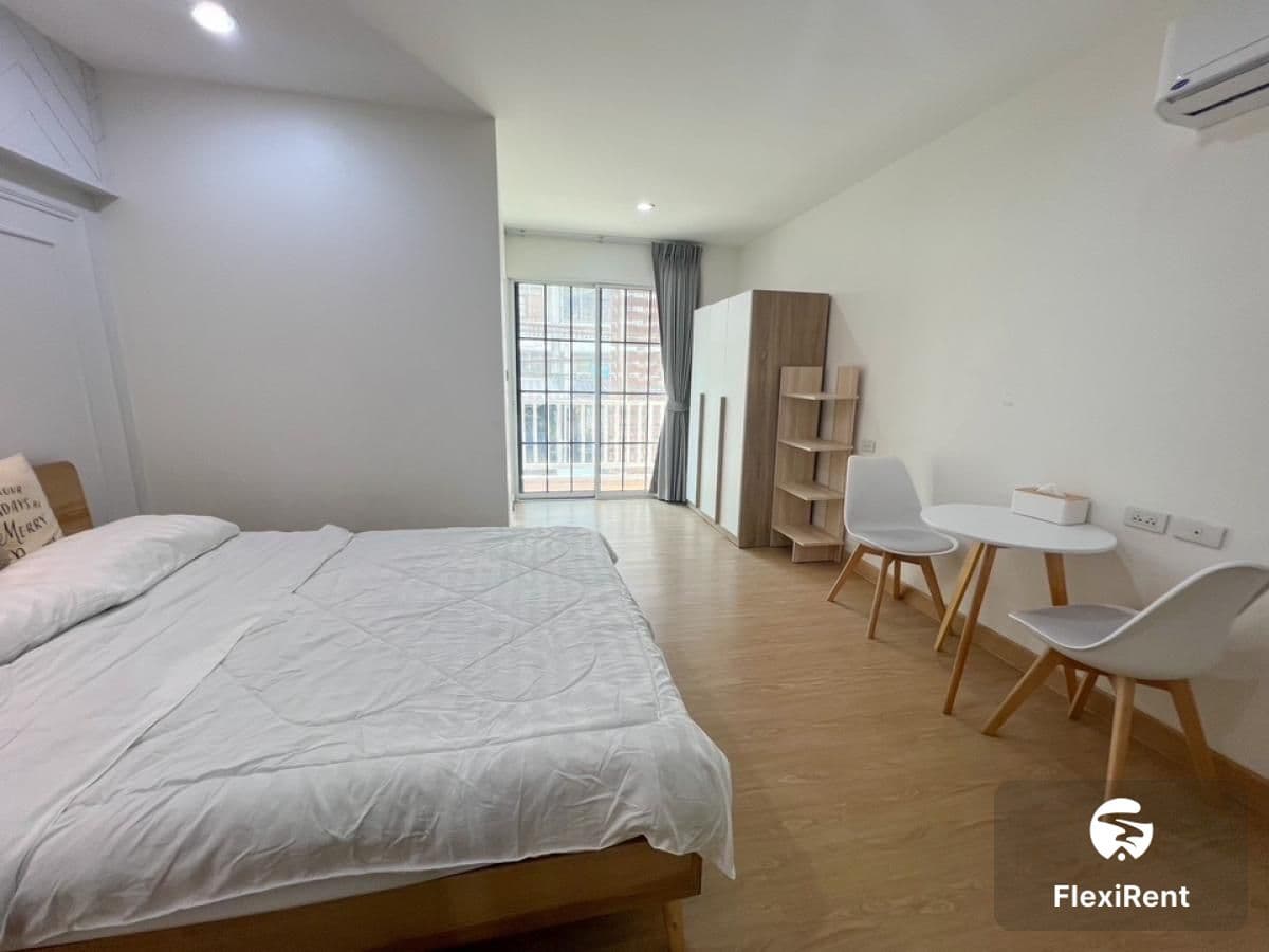 Pradya Place Ratchada - Huai Khwang photo #9