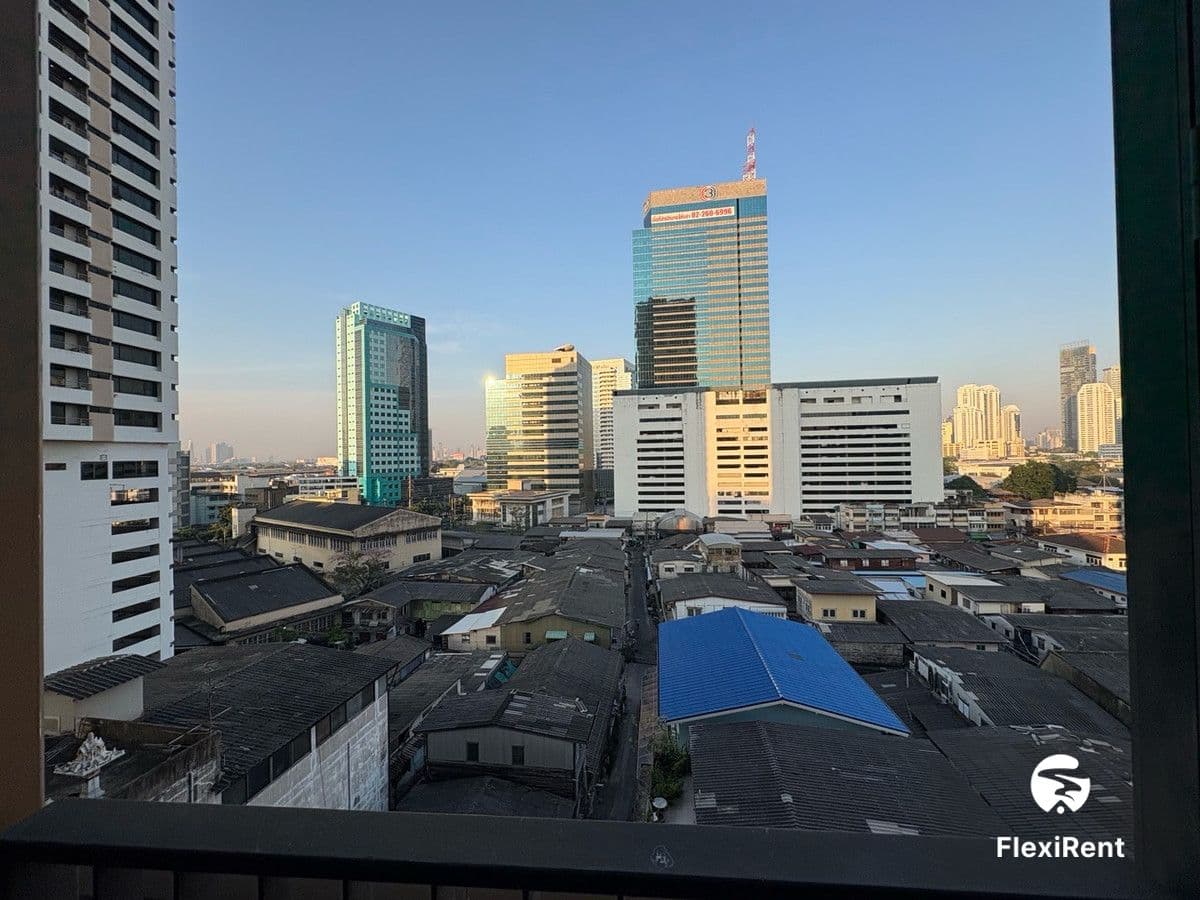 Oka Haus Sukhumvit 36 photo #12