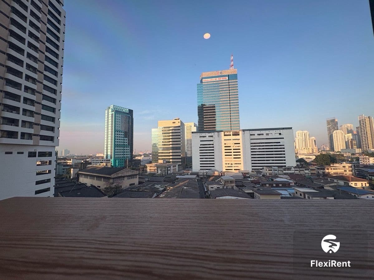 Oka Haus Sukhumvit 36 photo #16