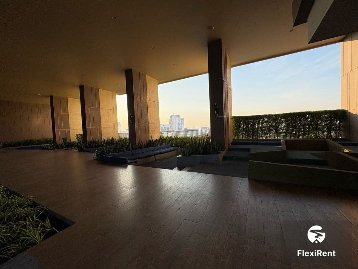 Oka Haus Sukhumvit 36 photo #23