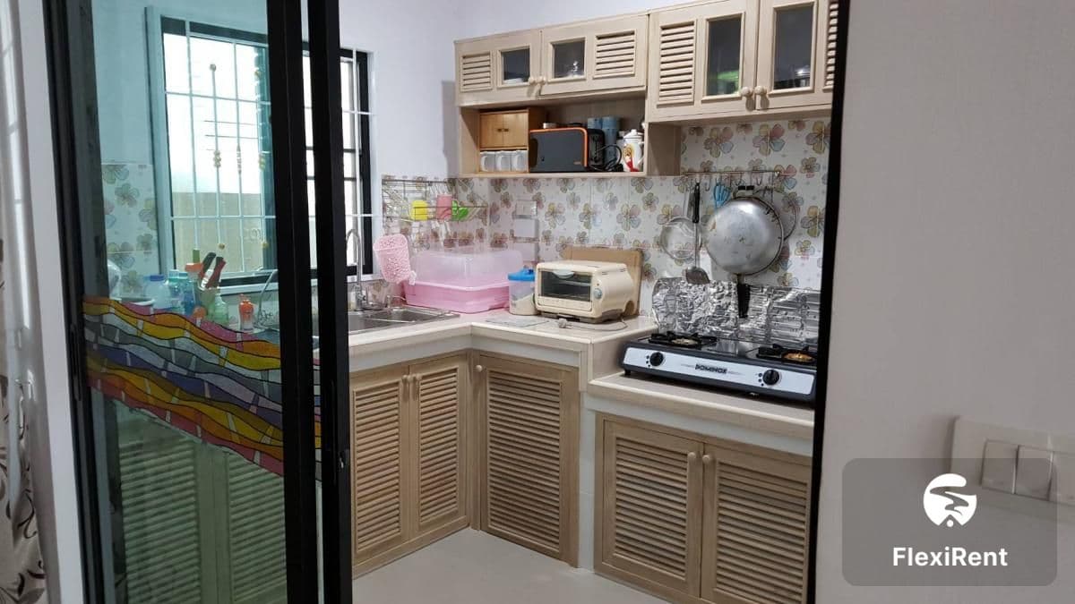 ฟลอร่า วงศ์สว่าง (Flora Wongsawang) รูปที่ 6