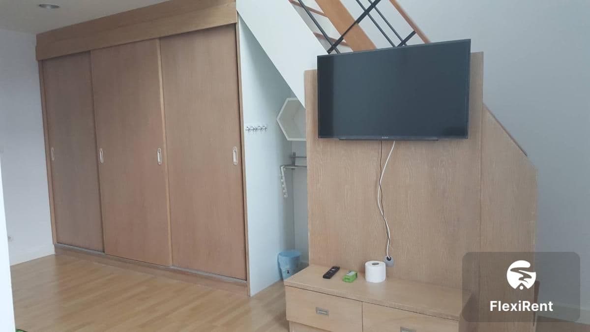 ฟลอร่า วงศ์สว่าง (Flora Wongsawang) รูปที่ 17