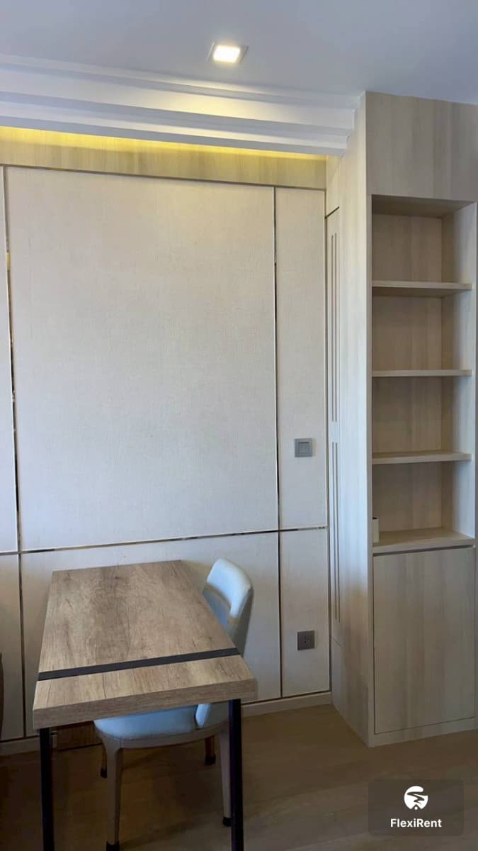 Ashton Asoke photo #7