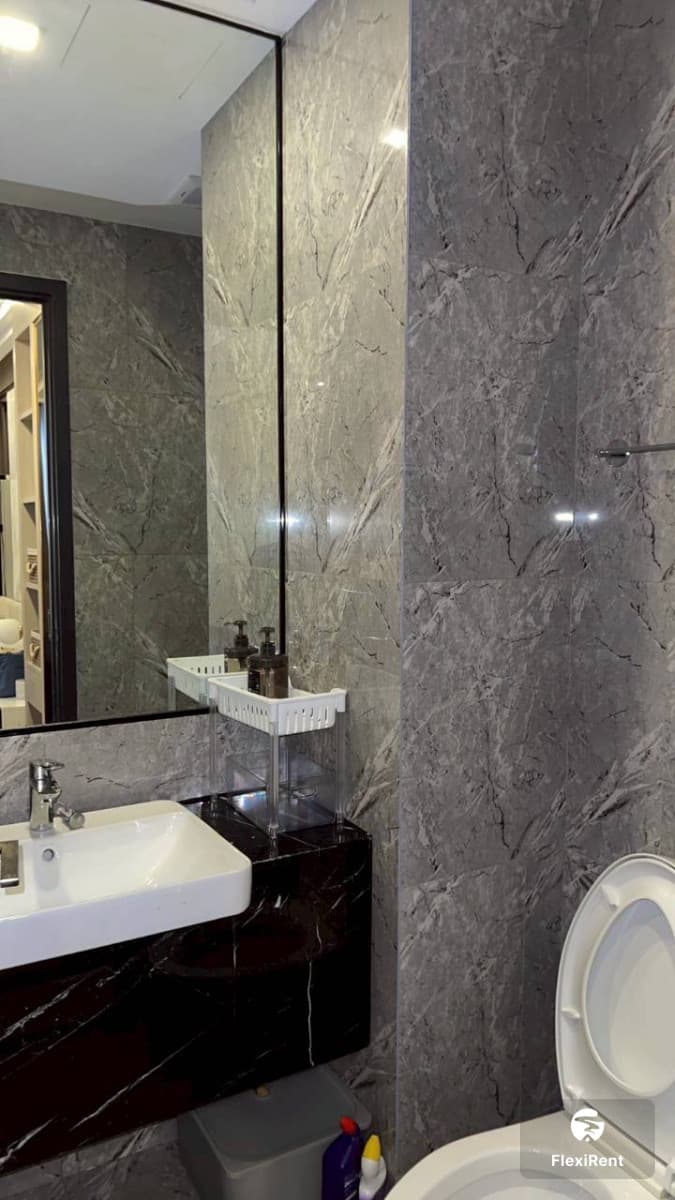 Ashton Asoke photo #14